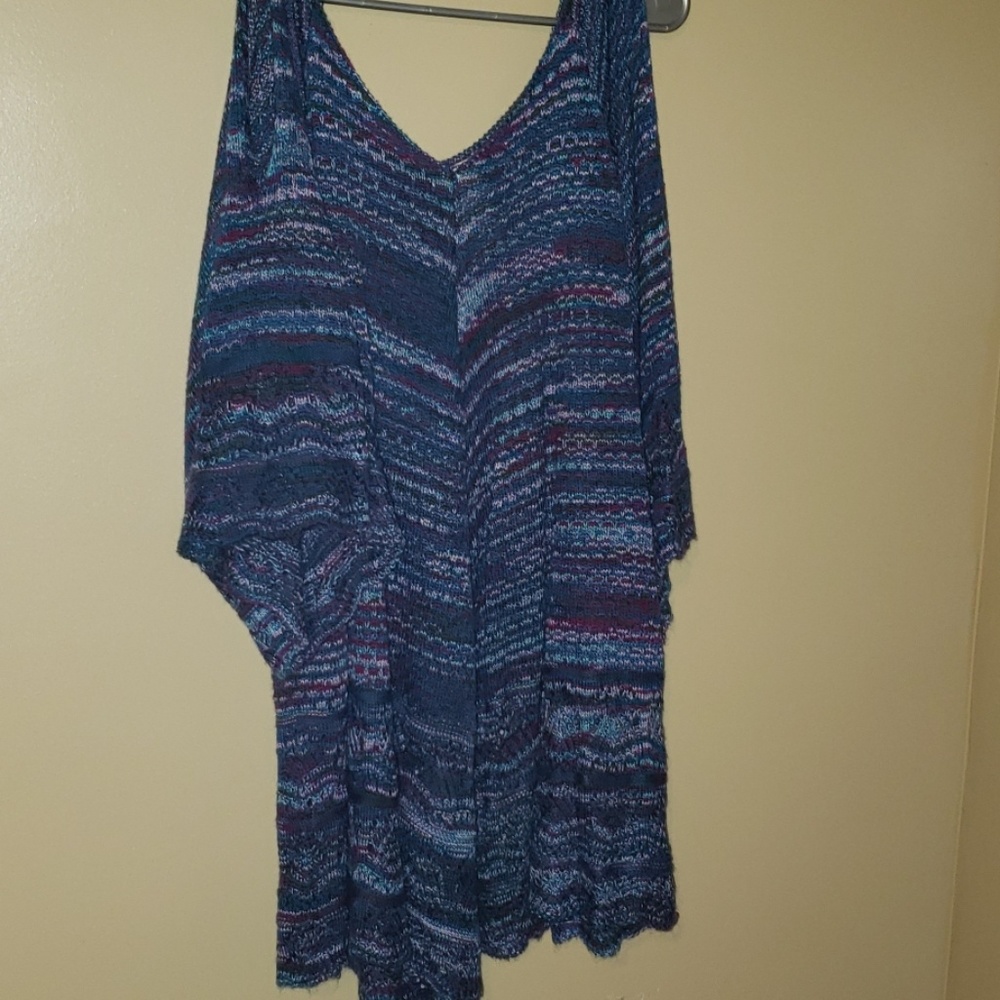 Top - Picture 2 of 2